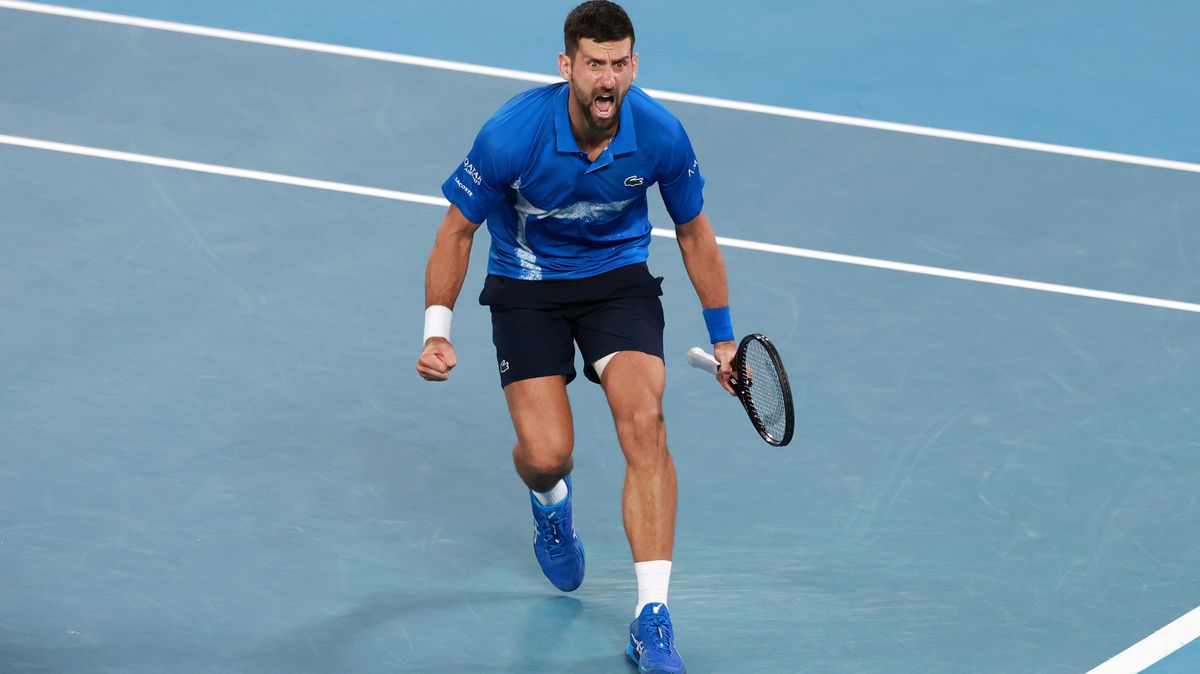 Zvažoval odstoupení, ale léky zabraly. Nezmar Djokovič pak rozehrál ohromující partii