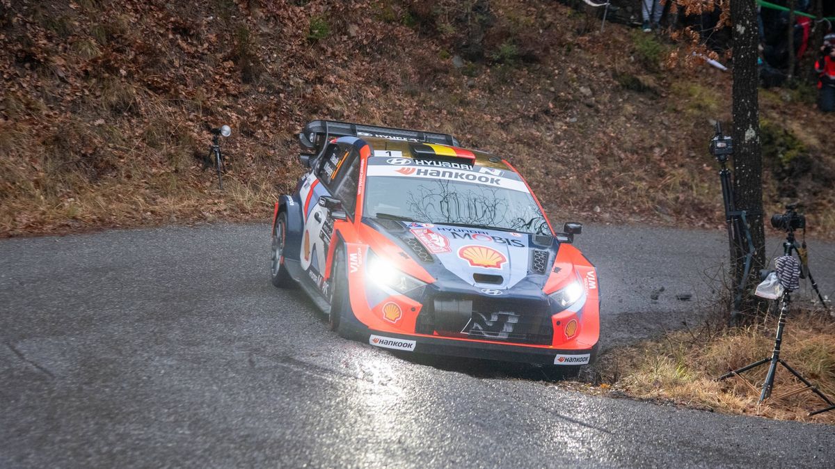 Úvodní etapu Rallye Monte Carlo vyhrál obhájce Neuville