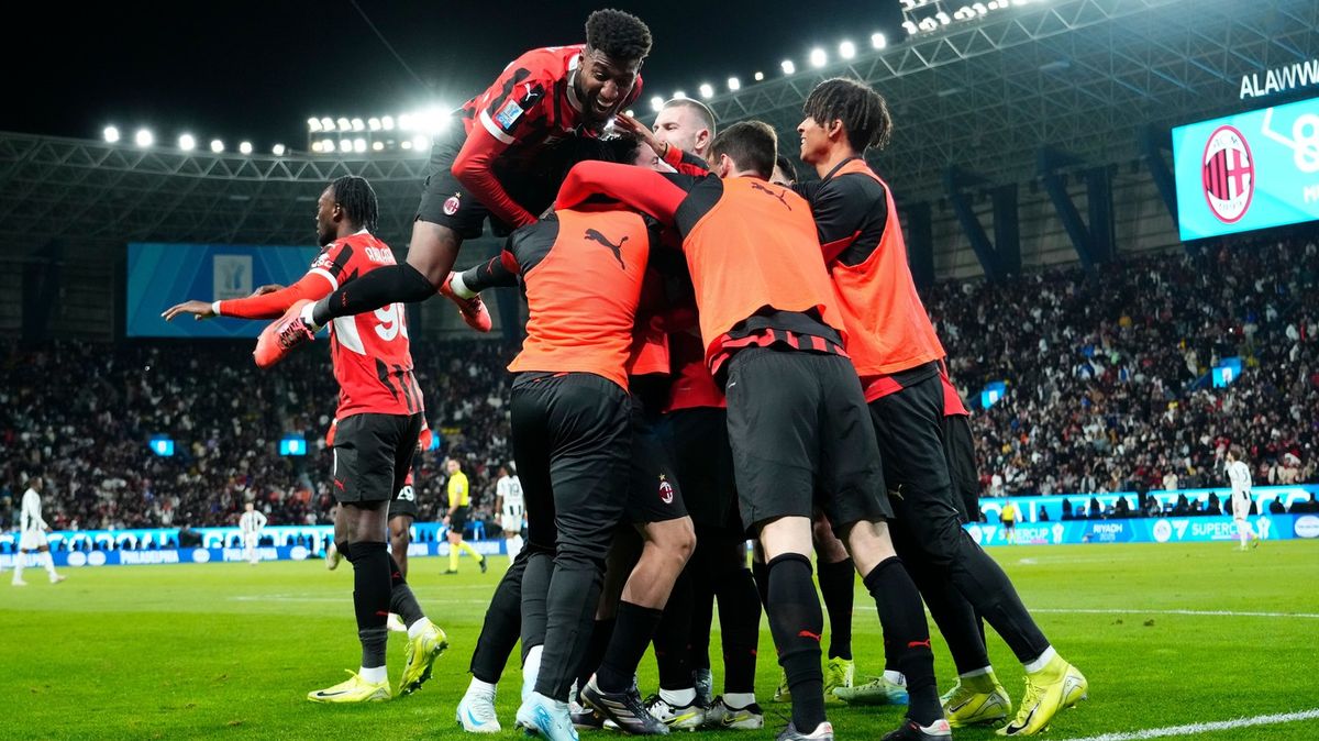 Milán vs. Milán. Fotbalisté AC otočili semifinále italského Superpoháru a vyzvou Inter