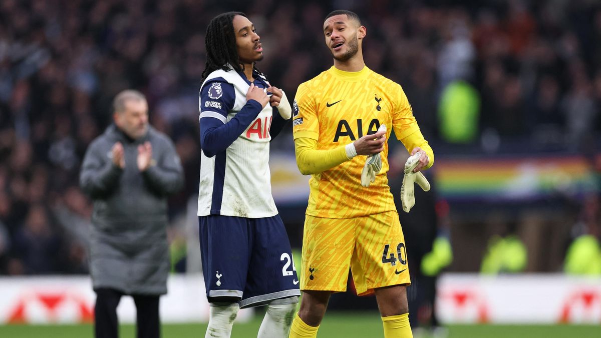 Tottenham je v krizi. Kinský míří do základu, přichází jako symbol