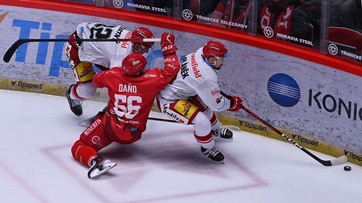 Hokejista Pláněk bude hrát za Hradec Králové i příští sezonu, klub uplatnil opci