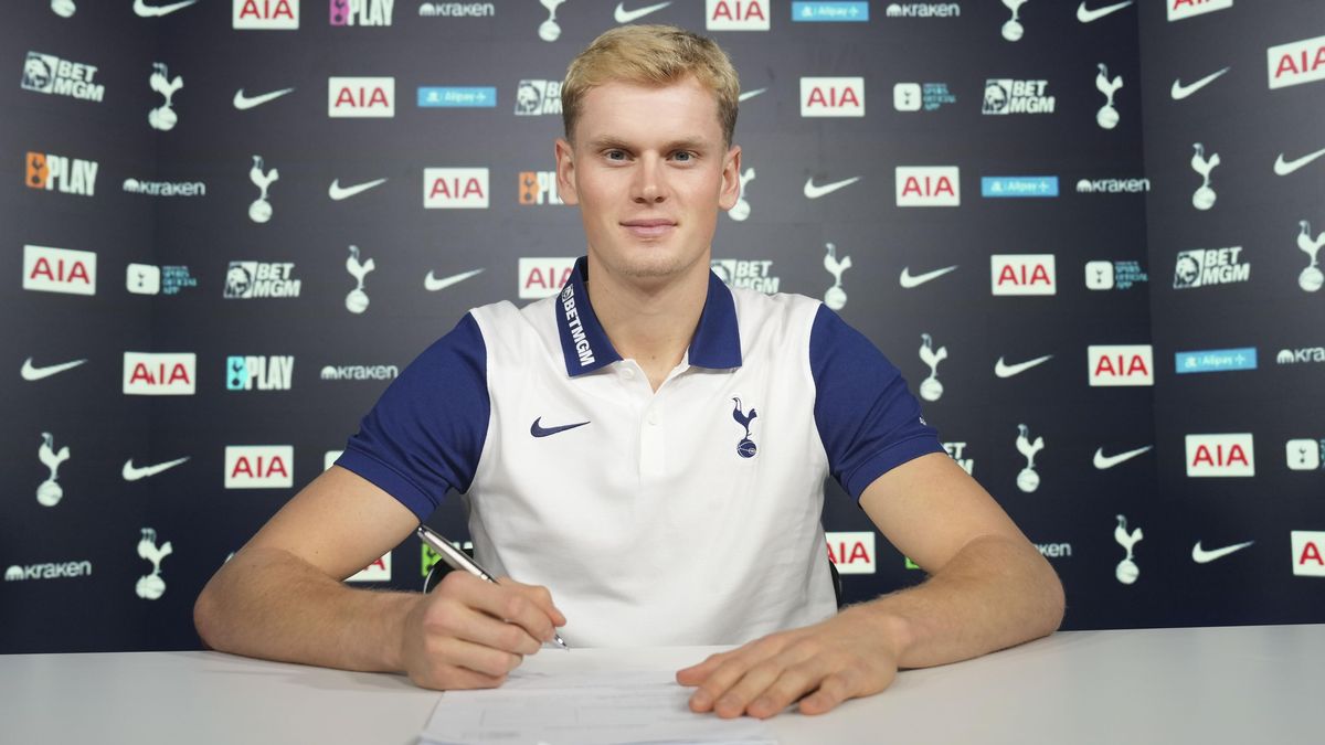 Nový kouč Tottenhamu ukončil spekulace o Kinském