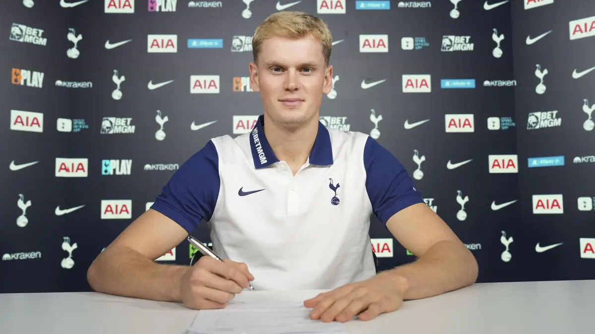 Nový kouč Tottenhamu ukončil spekulace o Kinském