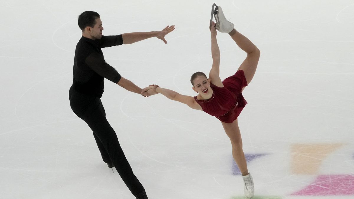 Němečtí krasobruslaři Haseová a Volodin vyhráli krátký program sportovních dvojic
