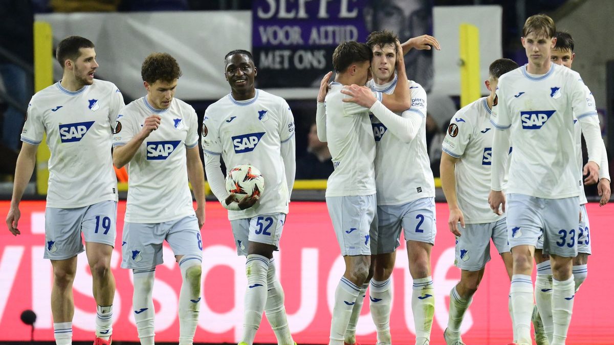 To je pech! Premiérový gól českého reprezentanta byl označen za vlastní