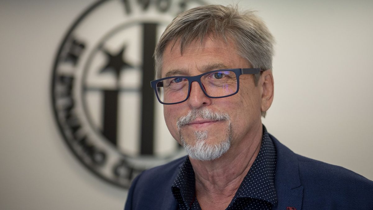 Bouře v Dynamu. Koubek slibuje návrat do funkce, dosavadní majitel se brání