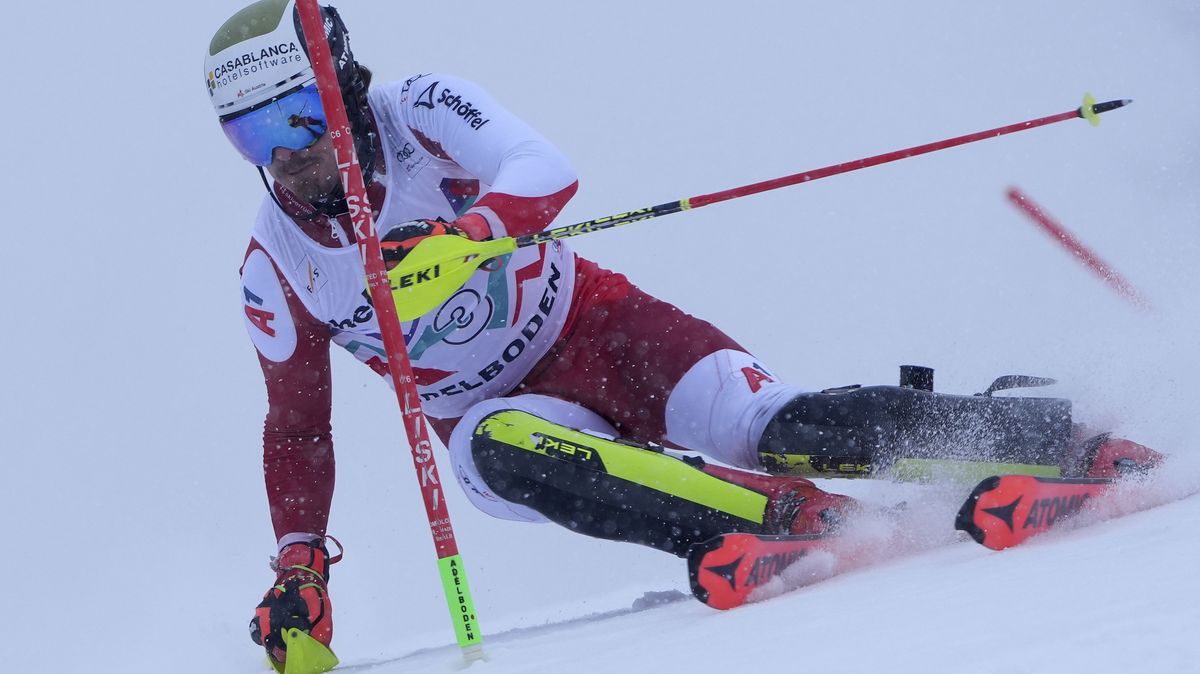 Slalom SP lyžařů v Adelbodenu vede po prvním kole loňský vítěz Feller