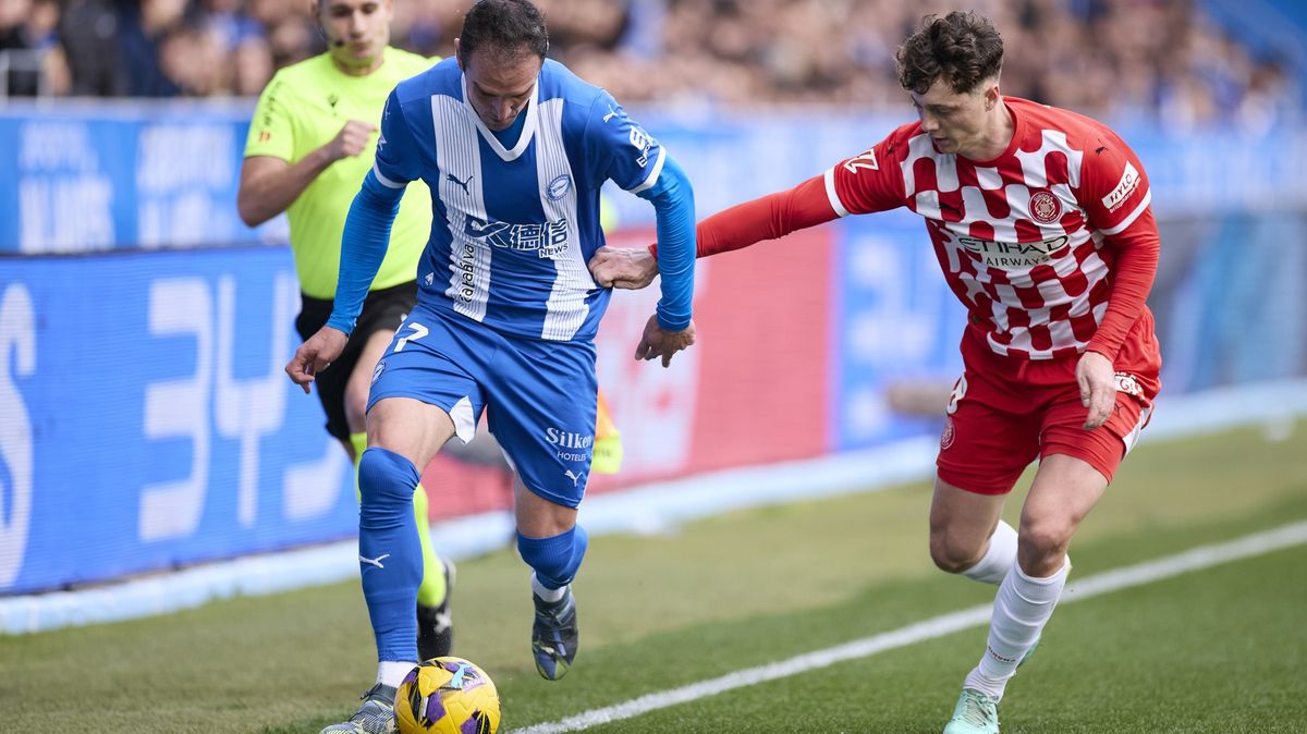 Girona díky gólu v nastavení porazila Alavés, Krejčí odehrál celý zápas