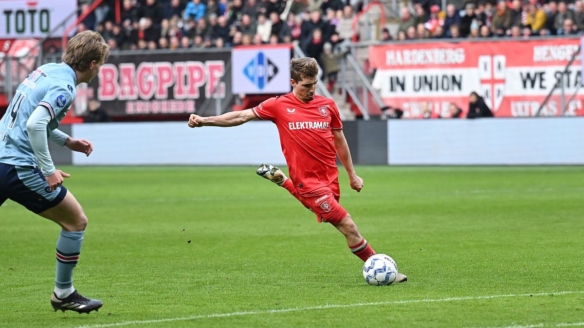 Sadílek přispěl k vysoké výhře Twente. Trefil se poprvé od zranění na tříkolce