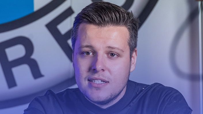 KOMENTÁŘ: Jsme zajímavější než Plzeň nebo Baník. Tak plaťte! Mladý šéf zase přestřeluje