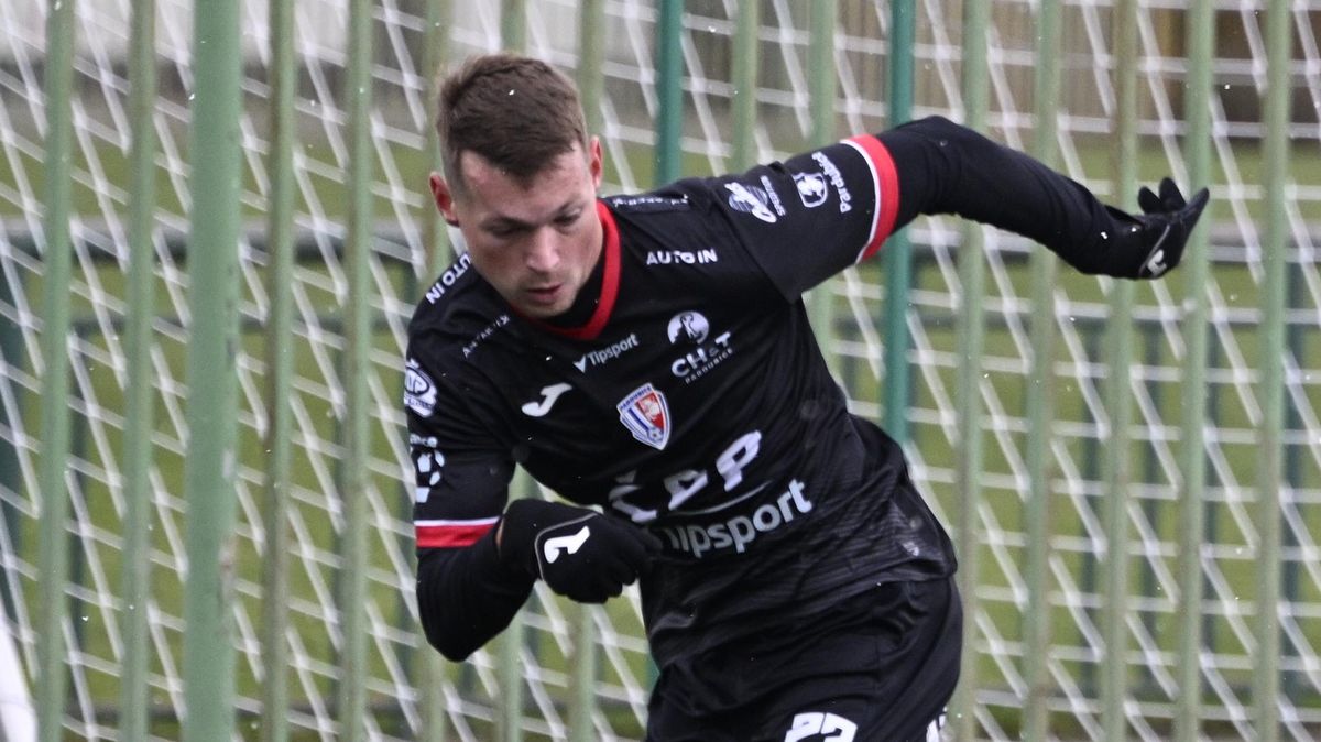 Fotbalisté Pardubic v přípravě přestříleli Žižkov, Karviná porazila v tvrdé řežbě Pachtakor