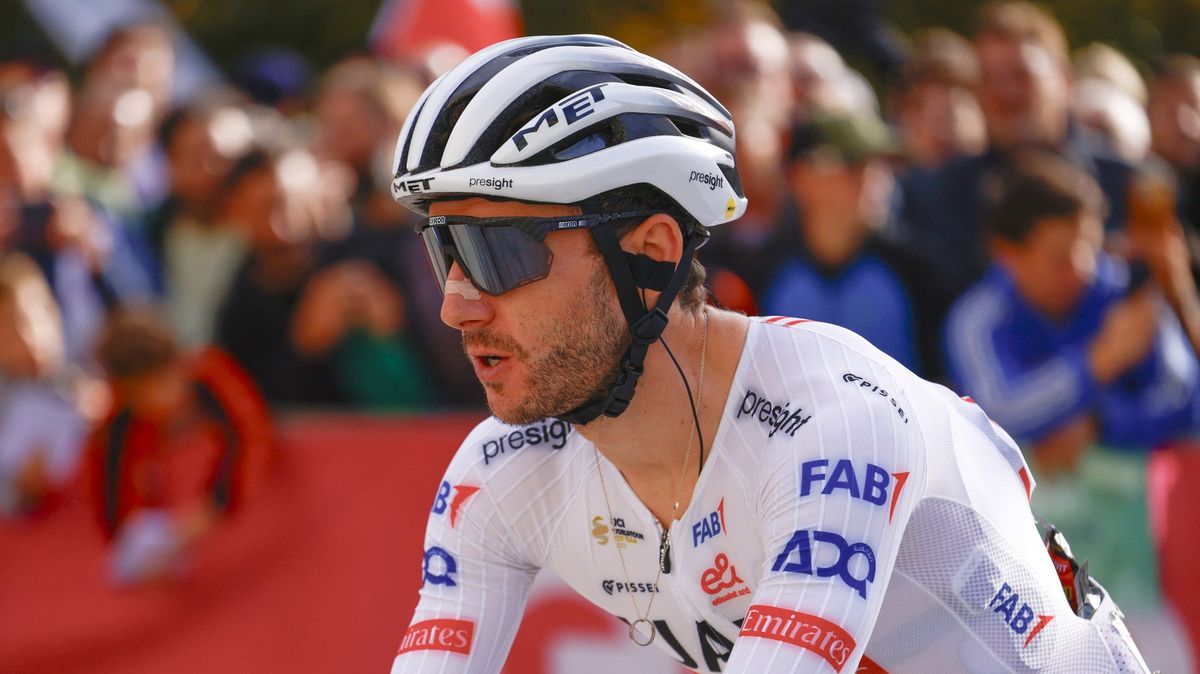 Adam Yates zopakoval triumf v pětidenním závodu Kolem Ománu
