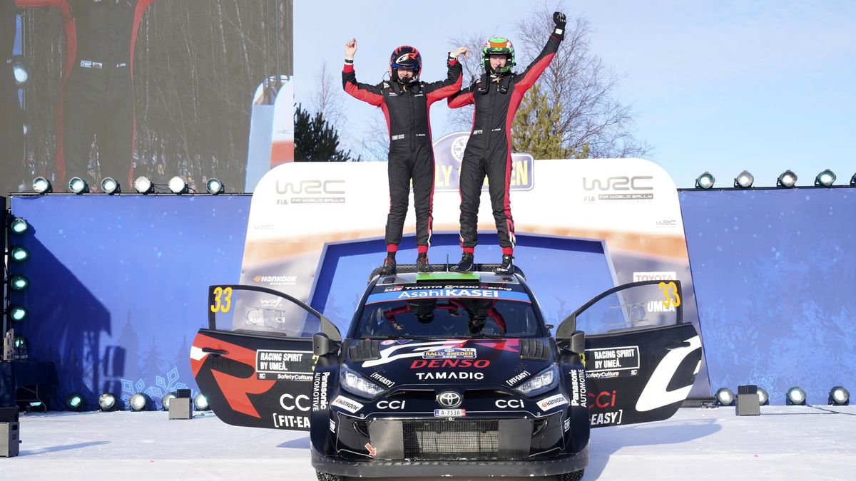 Evans po pěti letech podruhé vyhrál Švédskou rallye a vede MS