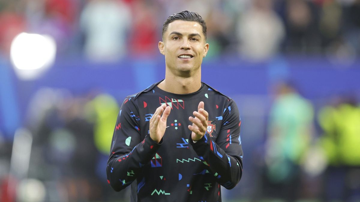 Fotbalista Ronaldo nadále vede žebříček nejlépe placených sportovců