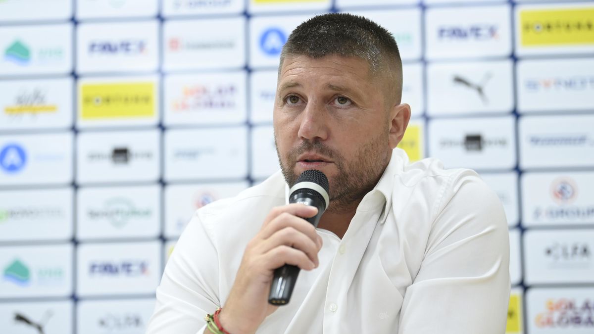 Sportovní ředitel Slovácka Šumulikoski obdržel za chování vůči sudímu trest na tři utkání a pokutu