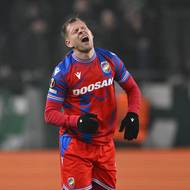 Frustrovaný výraz plzeňského útočníka Matěje Vydry. 