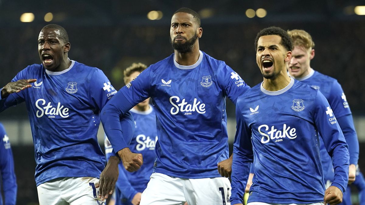 Everton v posledním derby v Goodison Parku vybojoval v nastavení remízu