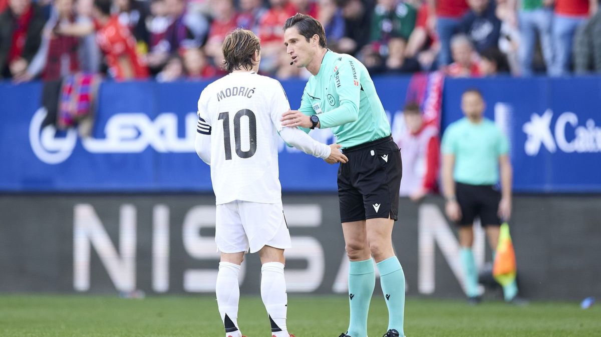 Obří malba Messiho na zahradě! Sudí, který naštval Real, je v problémech