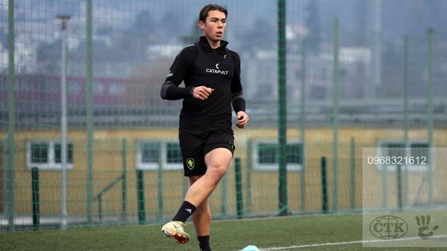 Buffon junior poprvé navlékl český dres. Mladíci vzbudili rozruch, fanoušci žádali fotky a podpisy