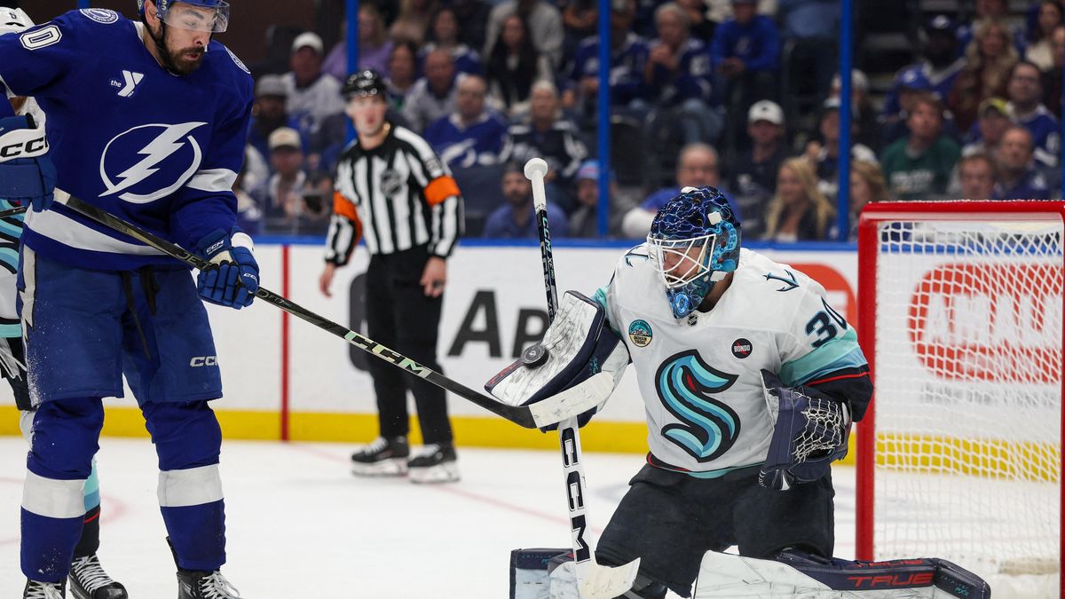 Stezka odvahy. Spoluhráče mrzelo, že český gólman nezažil v NHL vítěznou premiéru