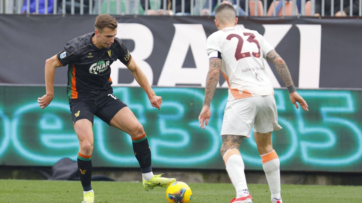 Filův debut proti AS Řím: 80 minut, žlutá karta, střely. Bude se zlepšovat, míní trenér