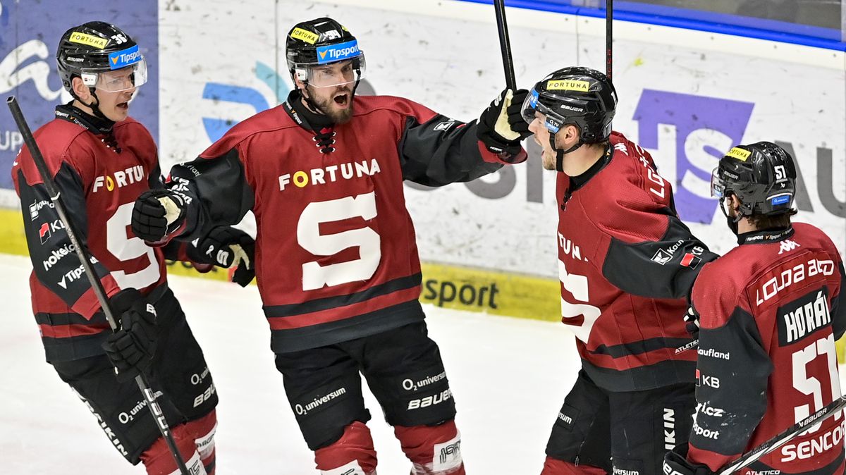 ONLINE: Videomomenty z utkání Pardubice - Sparta