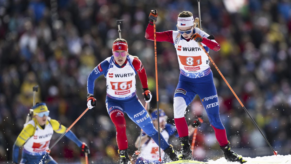 Nemáme už jet domů? vtipkovaly české biatlonistky. Do sprintu vyrazí jako vicemistryně světa