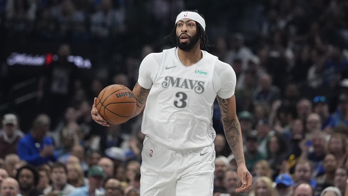 Davis po výměně do Dallasu v NBA další starty kvůli zranění nepřidá