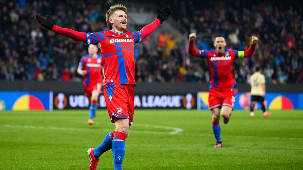 Plzeň drží český fotbal. Fandil i Tvrdík, snová pozice na dosah