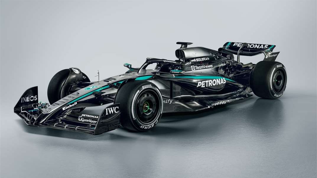 Mercedes ukázal vůz pro éru bez Hamiltona
