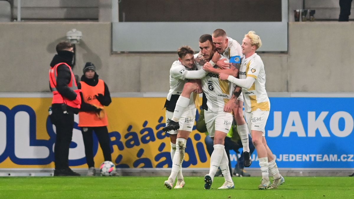 Východočeské derby v režii Hradce