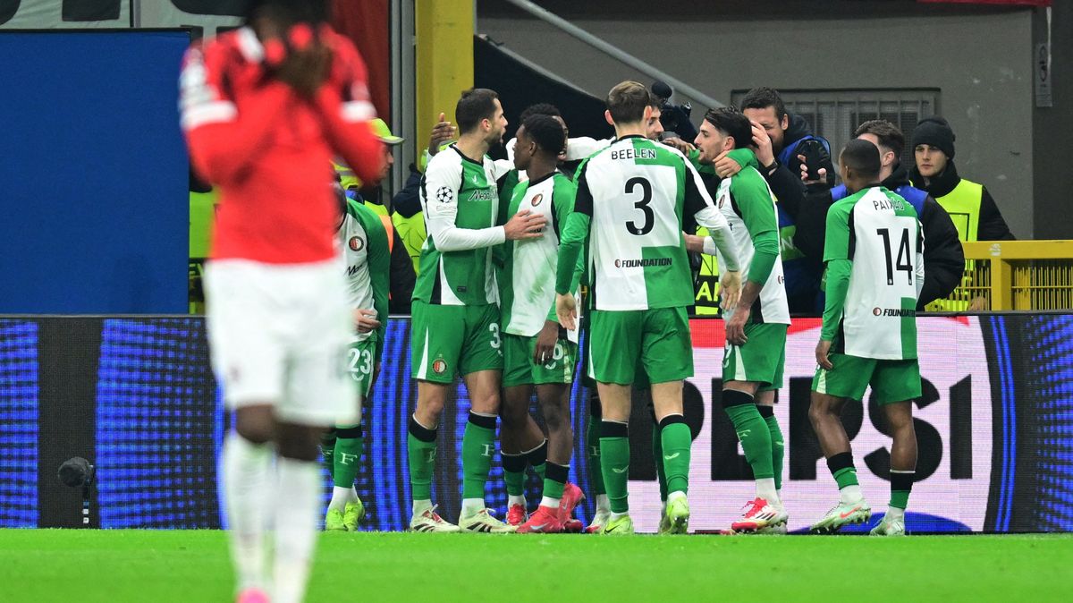 Historický postup. Feyenoord využil vyloučení AC a poprvé si zahraje osmifinále Ligy mistrů