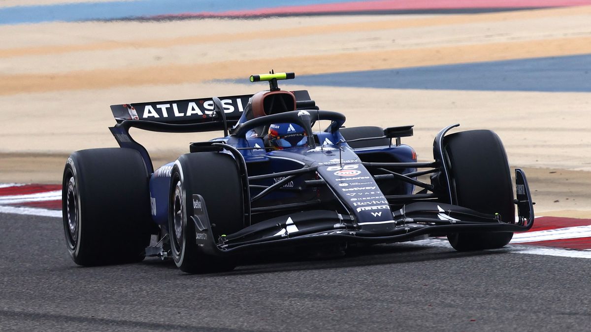 Sainz ve druhém dni testů porazil obě Ferrari, ve ztížených podmínkách došlo k první kolizi