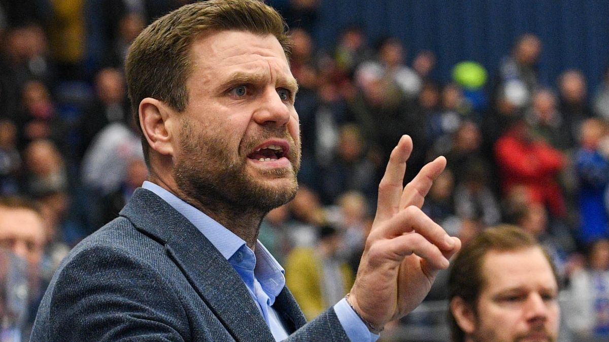 Skončili jsme moc brzy, na to nejsem zvyklý. Odchody budou, říká trenér Vítkovic Varaďa