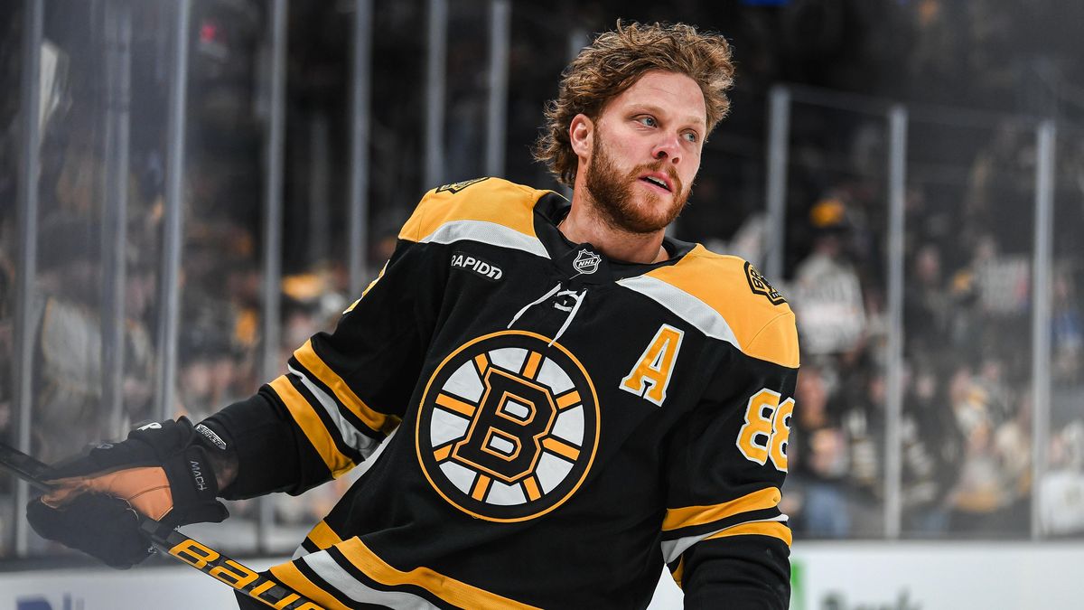 Boston to balí. Další porážka, zraněný kapitán a šance na postup 6 procent