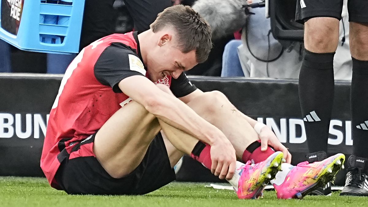 Obrovská rána pro Leverkusen! Schickova parťáka zranili brutálním faulem