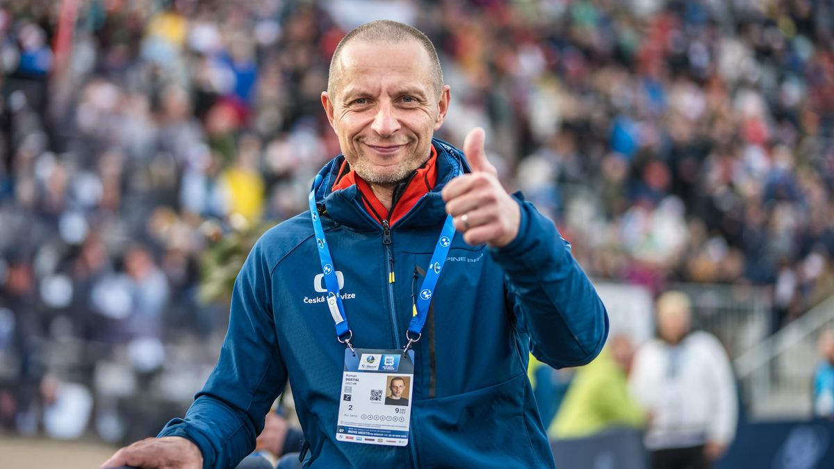 Dvacet let od české biatlonové senzace. Šampion slaví u televizního mikrofonu