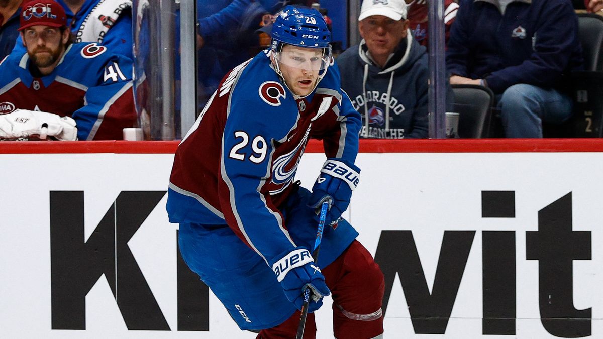 Nejproduktivnější hráč NHL MacKinnon je poprvé v sezoně hlavní hvězdou týdne
