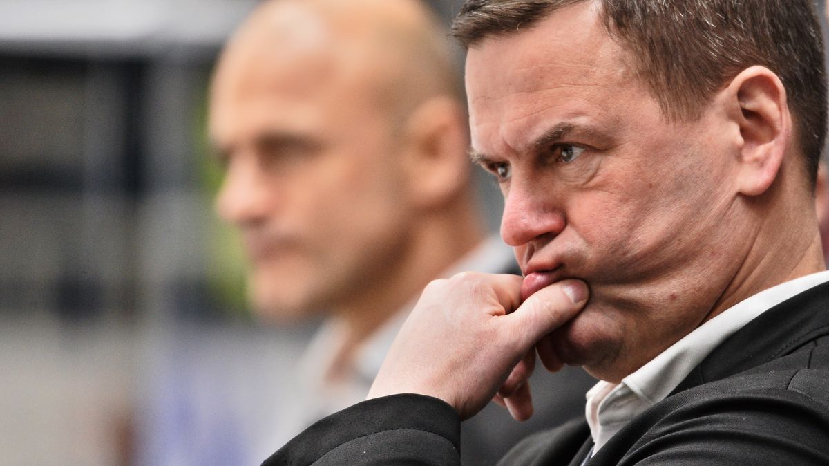 Vyhecovaná série Litvínova s Třincem, emoce na ledě i mimo něj. Karle, tlačíš to, obořil se Moták na Mlejnka