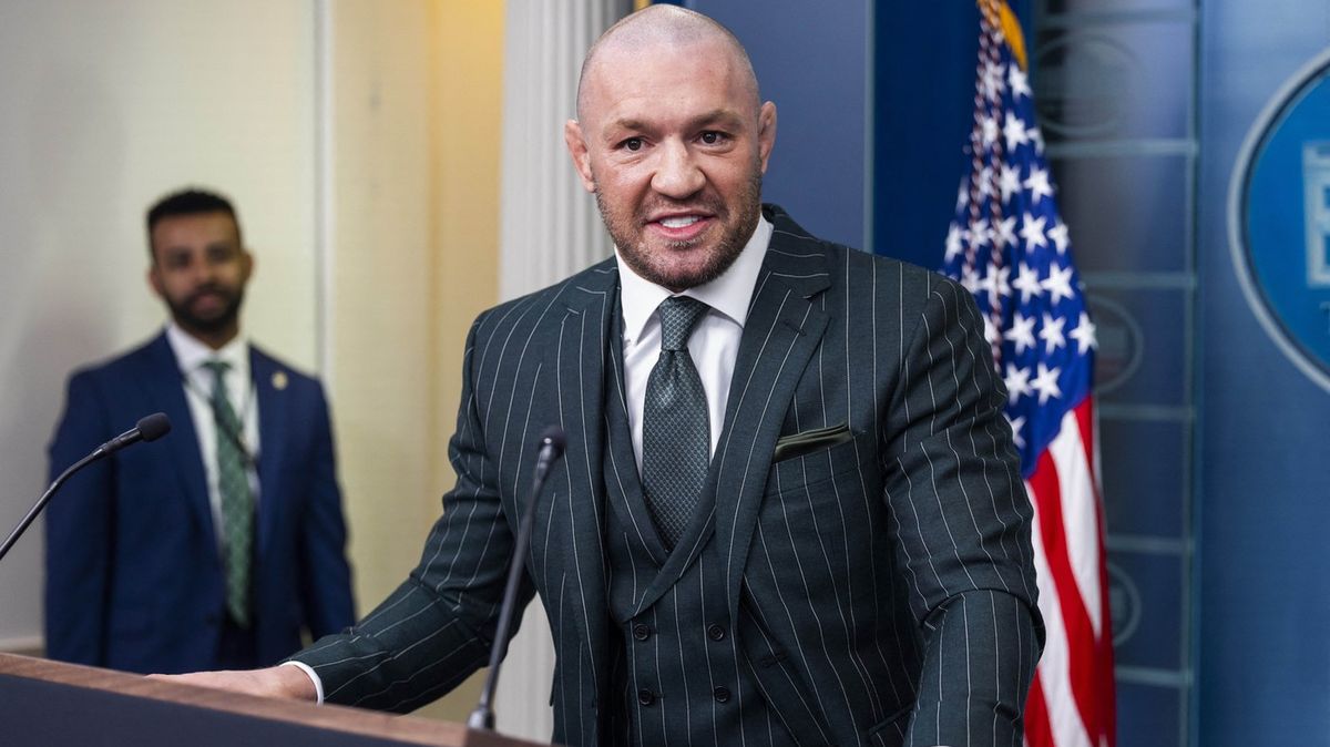 Hvězdný McGregor po boku Trumpa. Po úsměvech rychle přišla kritika