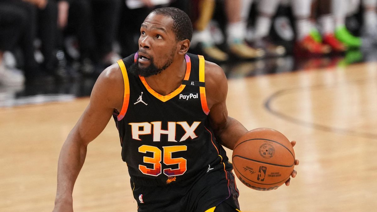 Durant připravil 42 body Clevelandu už čtvrtou porážku v řadě
