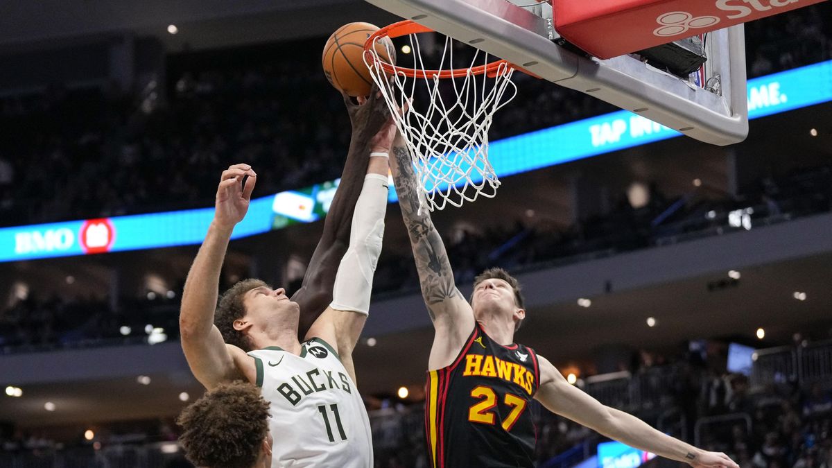 Atlanta porazila Milwaukee a zajistila si předkolo play off. Krejčí zaznamenal tři body