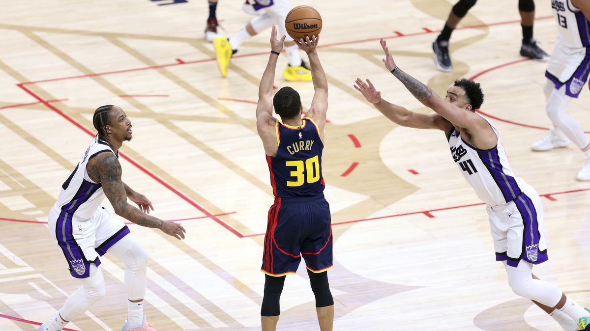Curry nastřílel jako první hráč v historii NBA 4000 trojek