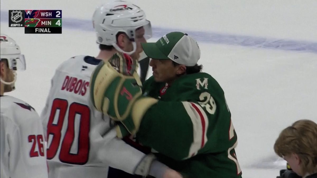 Ovechkin’s Respectful Gesture Earns NHL Praise: A Model of Sportsmanship