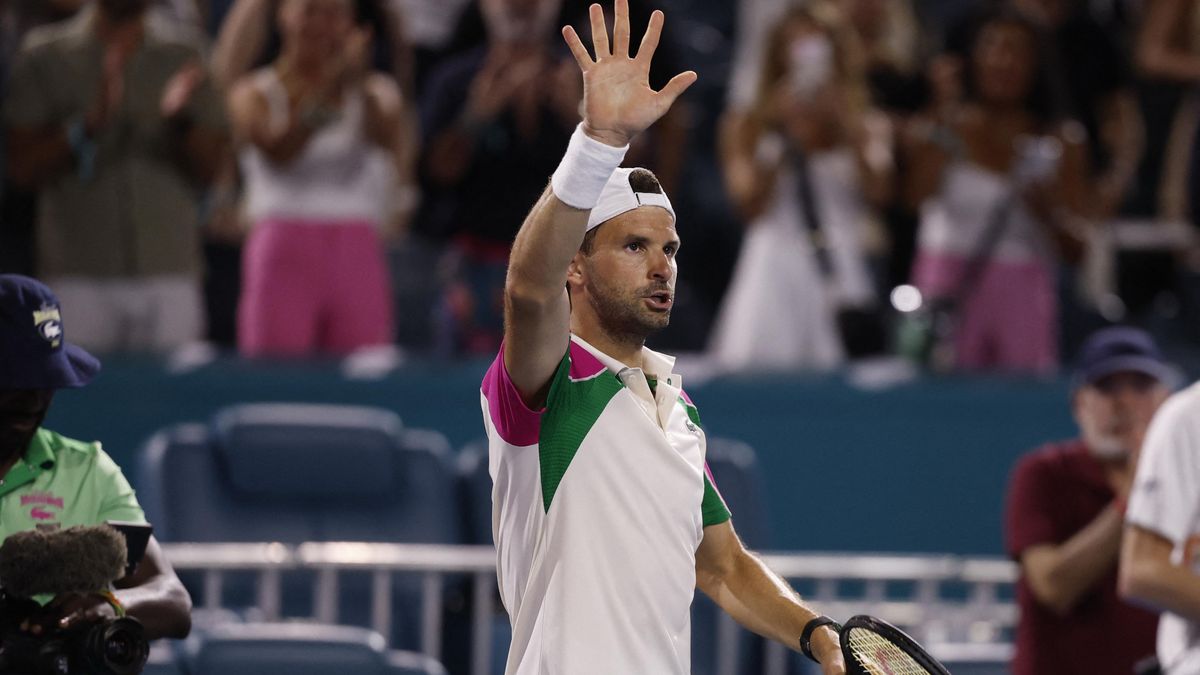 Vyčerpaný Dimitrov odvrátil mečbol a v Miami si zahraje semifinále