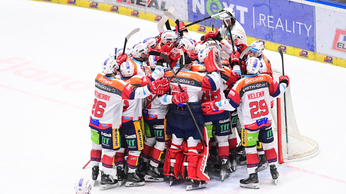 Videomomenty. Pardubice v Budějovicích usilují o postupový mečbol