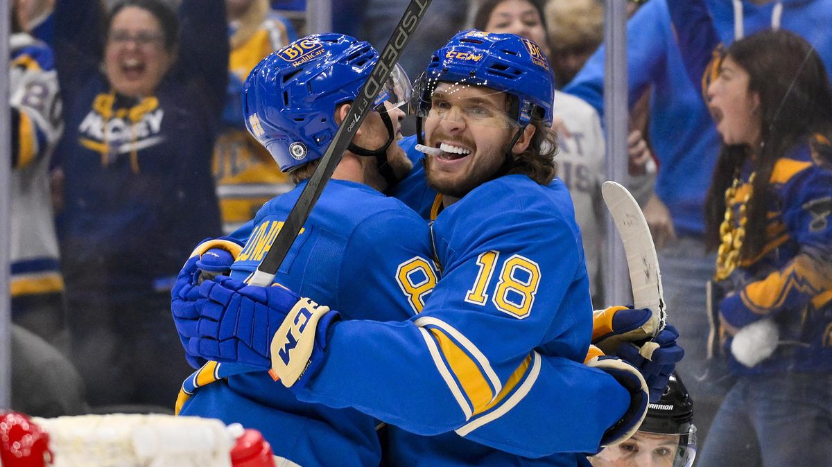 Gól, jaký svět neviděl. Hráči St. Louis předvedli v NHL vzdušnou ekvilibristiku
