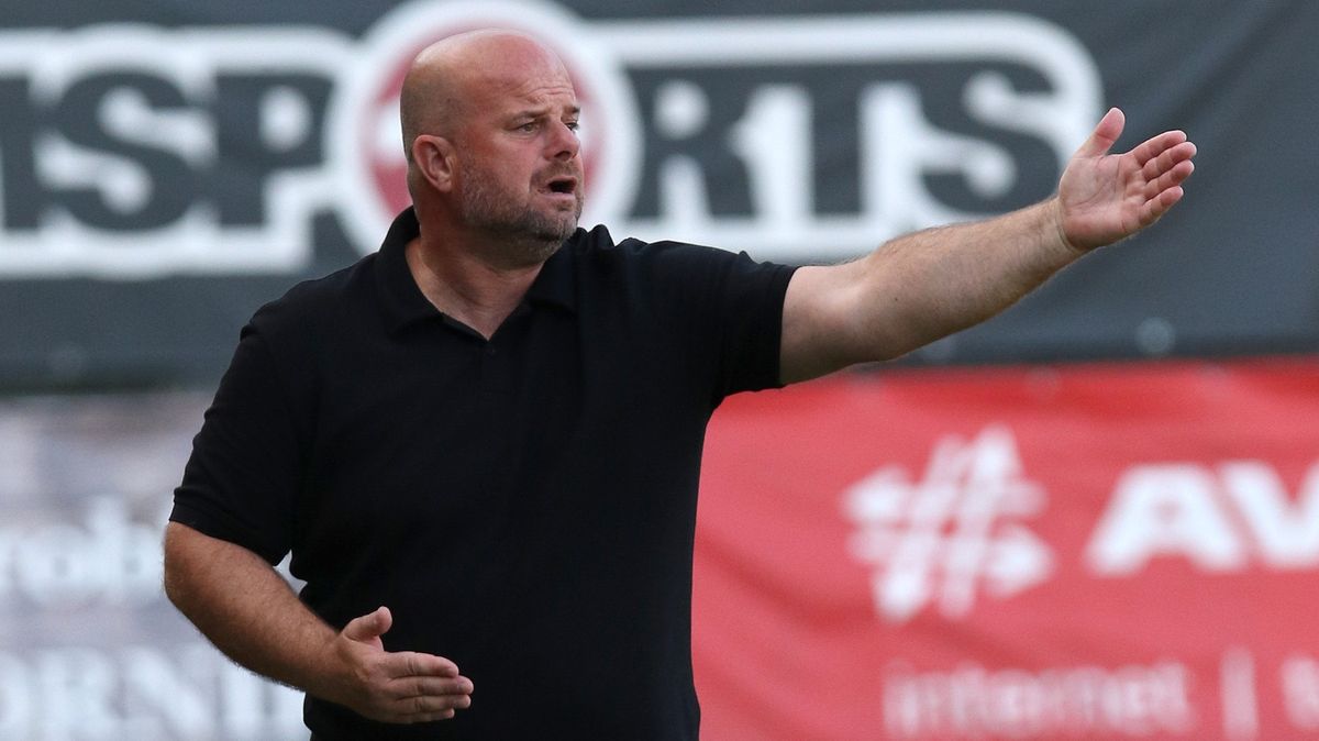 Sázka na zkušenost. Fotbalisty Opavy převzal trenér Nádvorník