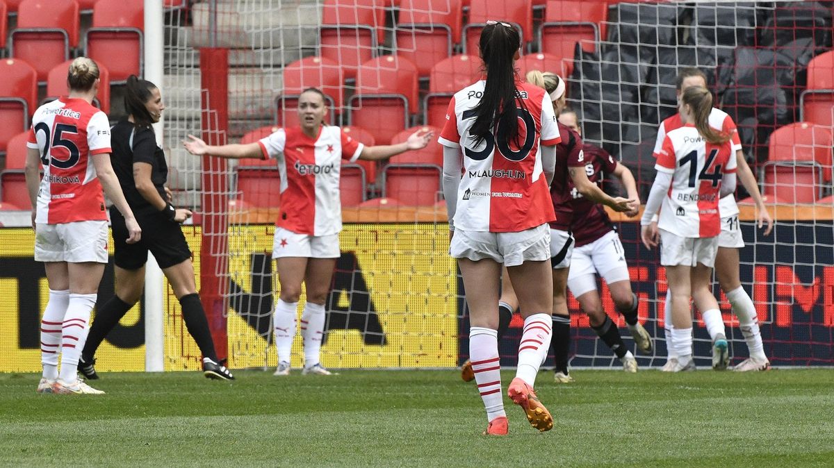 Ženské derby ovlivnil sporný verdikt. Asi nerozumím pravidlům, zlobila se kapitánka Slavie