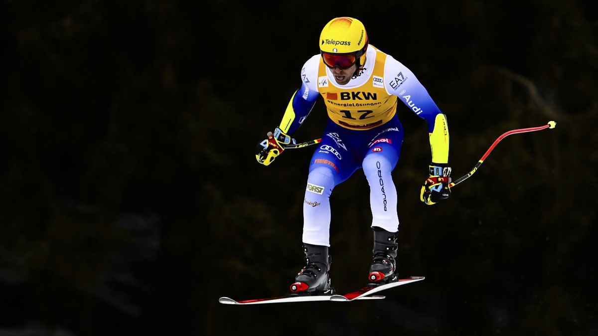 Těžký pád při tréninku na sjezd v SP v Kvitfjellu. Lyžař skončil v ochranné síti